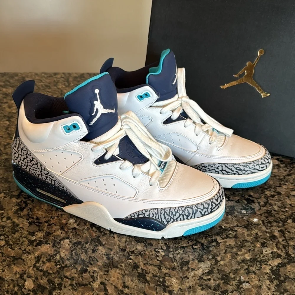 Air Jordan son of low Mars Hornets White and Blue Sneakers EUC 10.5